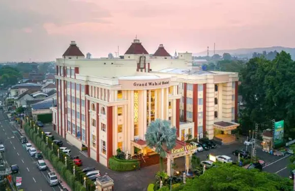 薩拉提加瓦希德大酒店