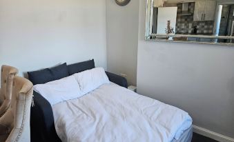 Telford Tranquility Apartment Flat 3 for 4 Guests