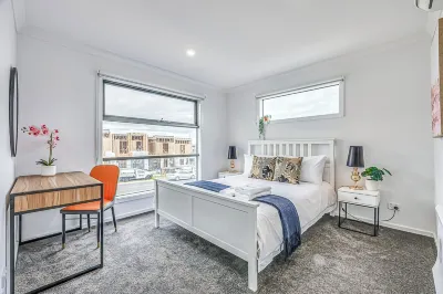 StayAU Fresh Modern 5BR Retreat Netflix in Berwick Hotel in zona Sweeney Reserve