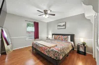 Two Adjacent Houses with a Private Pool Near DFW and the Stadium with Game Room