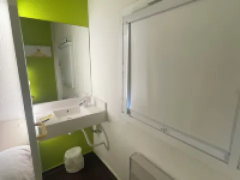 ยูนิโซเทล โบลเลเน เอ็กซ์ ฟอร์มูล 1 โรงแรมในBollene