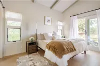 Brand New Cliff May Inspired Santa Ynez Luxury Barn with Hot Tub, WiFi, AC Hotels near Solvang Library
