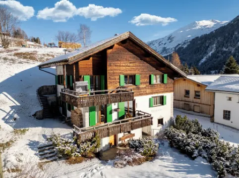 A&Y luxury chalet with sauna & whirlpool, ideal for families & nature lovers in Davos