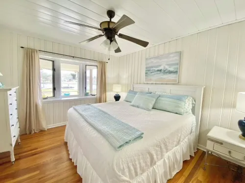 Coastal Cottage on the Water with Dock