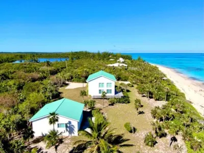 2 Beachfront Houses for Groups Hotels in 