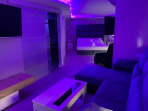 Luxury Gold 利納雷斯酒店