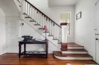 Prime location-Walk to food, Bars and Wineries! فنادق في Blanco County