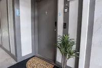 Retro Charm, Modern Comfort - Minutes from BHM!