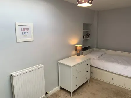 Sunny 4-bedroom cottage with South facing garden - Sunflower Cottage Отели в г. Дрейкотт