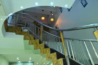 Charming 2-bedroom apartment in enchanting Visakhapatnam with WiFi, AC