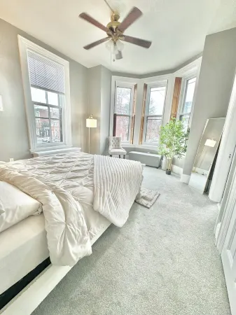 Cozy waterfront 2BR/3 Beds w./ Modern meets Historical Charm/Chic Отели рядом с достопримечательностью «Harrisburg University of Science and Technology»