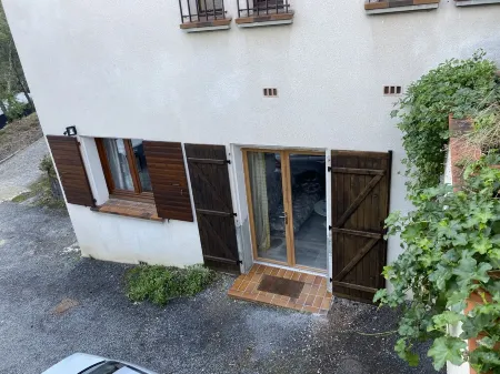 Au Calme Dans une Forêt de 14 Hectares Отели в г. Амели-ле-Бен