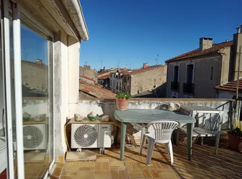 Studio with large terrace and air conditioning - Near university and city center