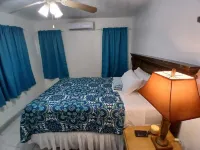 2-bedroom apartment in Cane Garden Bay with AC, WiFi, right on the beach front Hotel a 