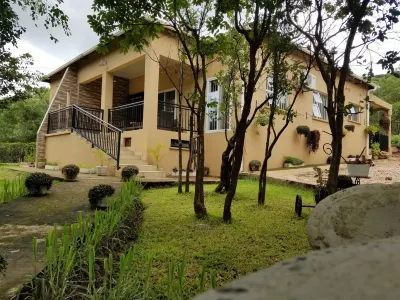 2BR HOME Wifi + ParkingHomz Cottage - Chipata. Zambia  호텔
