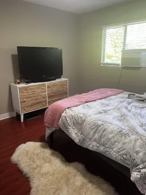 Chic 1-bedroom apartment in trendy West Hollywood with WiFi, AC pet friendly