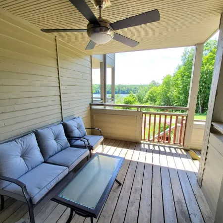 Charming Muskoka Getaway on Fairy Lake, Huntsville