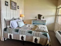 Summer Weekends Are Ready! Hot Tub, Sauna, Lake Front! 2 Bedrooms, 2 Full Baths!