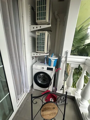 รูปภาพของCozy 1-bedroom apartment with AC, WiFi in enchanting Tambon Na Chom Thian