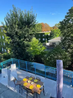 Apartment Meudon - 10 minutes from Montparnasse station and the Seine musicale Hotels in Meudon