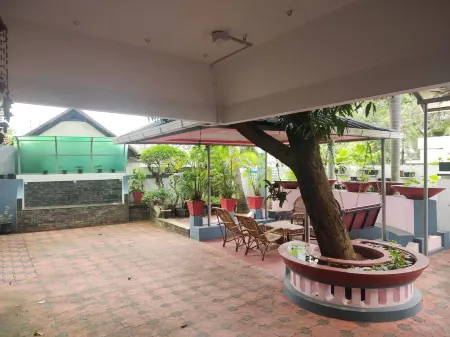 Mary Land  Homestay - A  "Private Pool Villa" Near Trivandrum Airport and Beach.