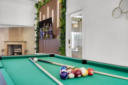 Waterfront Jungle House, Firepit, Kayaks & Sunset