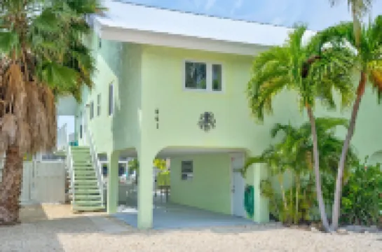 Pool, Key Colony Beach, Dock, Across from the Golf Course Hotels in Key Colony Beach