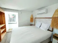 Casa dos Castanheiros - The White Cottage