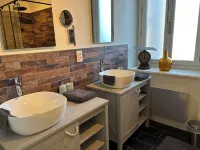 Moulin des Comtes, 4-person gîte in the heart of the Ance valley. Hotels in Viverols