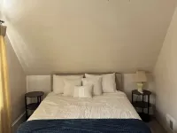 Cozy charming home Hoteles en Irondequoit