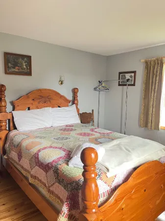 Cottage with lake view at the heart of Seneca lake