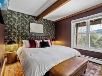 White Mtn Lux Retreat - Hot Tub, Sauna & Game Room 巴特利特住宿飯店