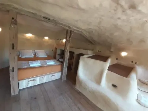 Maison Terre Cabanes de Fallot / sauna - cold bath / shared natural swimming pool