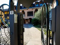 Prestigious 70sqm near Milan/Rho fiera/Airport Hotels in Legnano