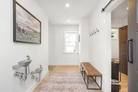 Heritage Heights - Luxe Historic Home Near Downtown & Pioneer Park - EV Charger