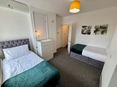 Star Road Home, Central Peterborough Location