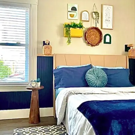 Step into a serene stay where electric charm meets cozy coastal tranquility. Отели в г. Потакет