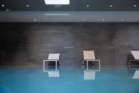 Clarion Paris CDG Airport - piscina