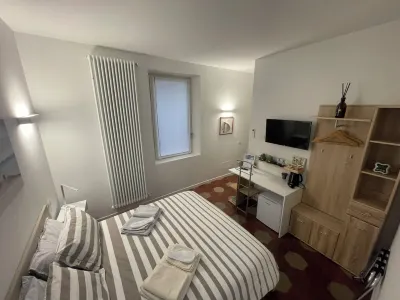 Santa Vincenza - Independent suite Hotels near Basilica di Santa Maria in Valvendra