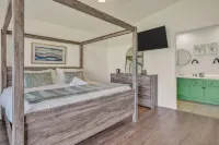 CASA AZUL 3-bedroom house in delightful Indio with WiFi, hot tub, golf course