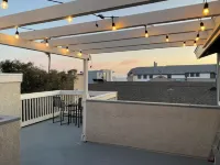 Perfect location, perfect vacation! Your beach paradise awaits!