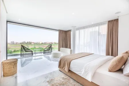 Modern villa with heated pool Отели в г. Tahnaout