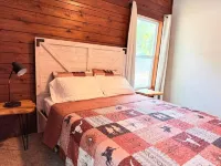 Cabin Near Disney & Beach-Spa, Firepit & More! 3Bed+2Bath Hotels in Geneva