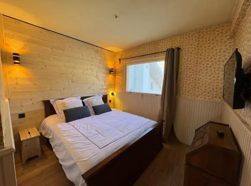 Luxurious 4-room chalet-style apartment. Cœur station d'Auron, 10 pers.