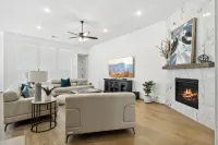 Boerne Cozy Getaway 3 BR 3 1/2 BthBoerne Getaway & mins. away from San Antonio