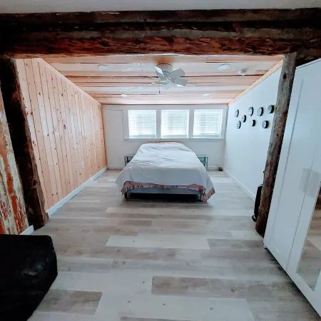 Minimalist Mtn Living- Pets Welcome (30+ Days)