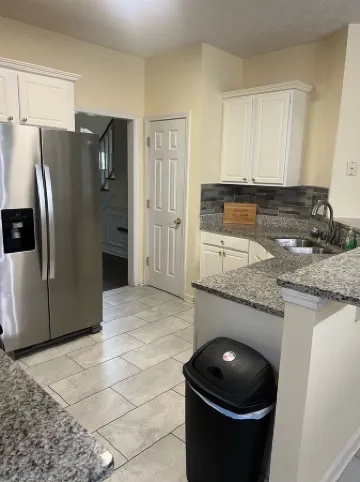 Quiet bedroom in McDonough