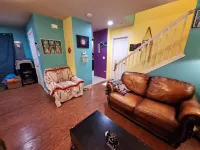 Spacious 4 bdm  2 bthrm townhome close to foodcarts and hospital in Oregon City. Hotels in Oregon City