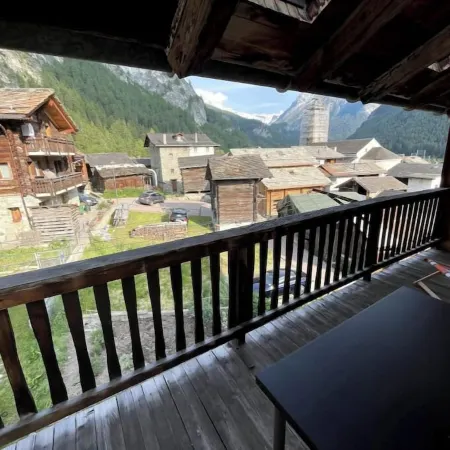 Swiss Mountain Chalet, Wooden Interior, Cosy, with a Beautiful View Отели в г. Эволен