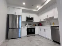 Modern & Cozy guest suite